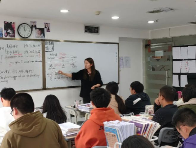 2024年4月23号有网友表示自己高校要求宿舍不允许悬挂床帘(图1)