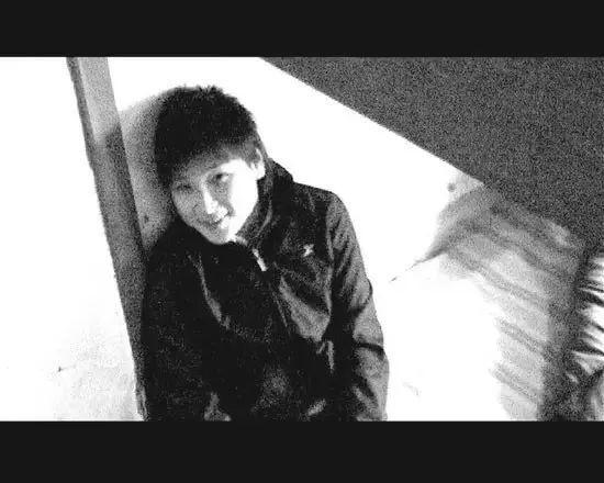 花2元住一晚的女人们无家可归。(图4)