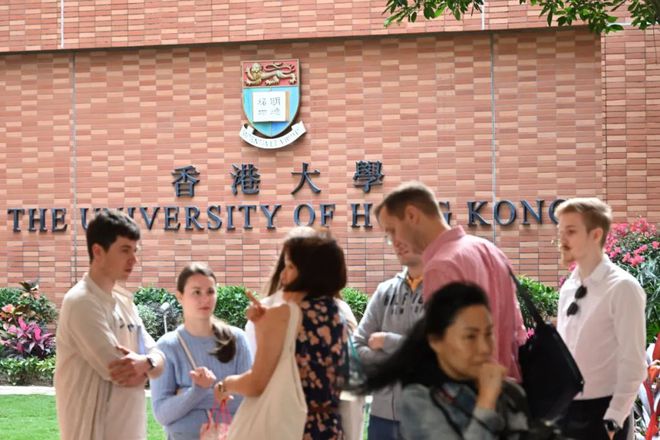 星空体育：34人抢1个床位香港学生宿位短缺将达12万个(图2)