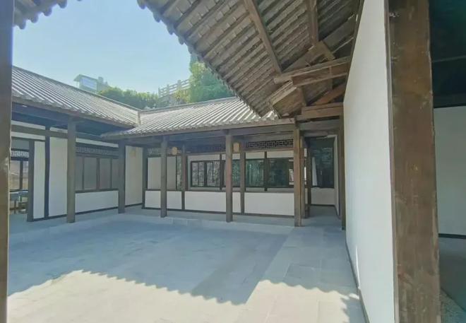 星空体育：有钱建草堂没钱修宿舍后续宿舍、草堂照片曝光青春期叛逆(图5)