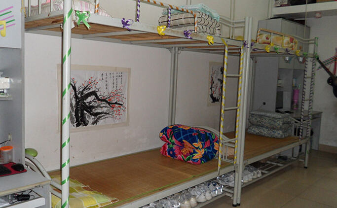 学生宿舍床尺寸 学生宿舍床图片赏析(图1)