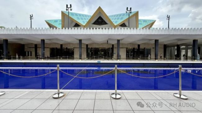 Renkus-Heinz案例 为马来西亚最大的清真寺之一引入可调指向性音频技术(图1)
