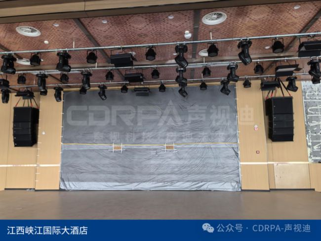 星空体育平台：精选案例 CDRPA音视频系统成功应用成功应用江西省玉峡国际大酒店提供震撼全场的视听体验。(图1)