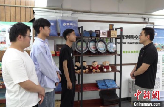 湘江畔的“青春夢工廠”：看大學生如何把創意“釀”成現實(图3)