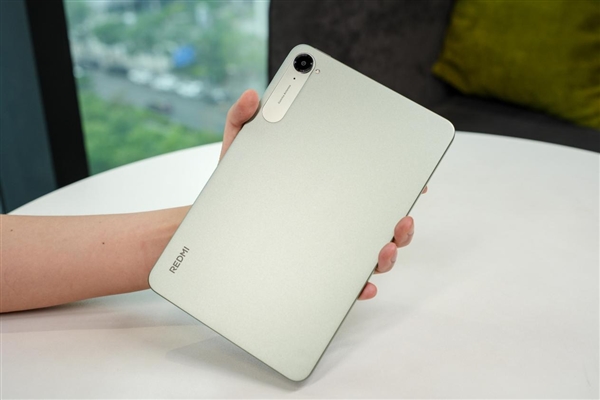 星空体育：REDMI K Pad上手：最完美的小尺寸高性能平板(图1)