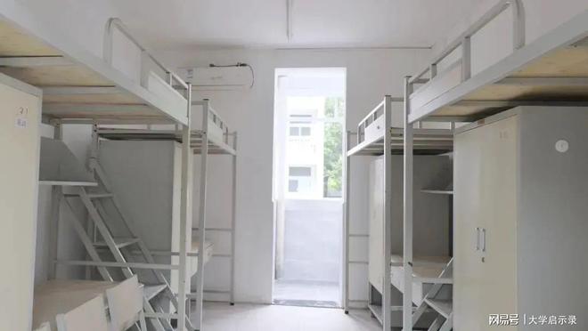 三峡电力职业学院怎么样？宿舍环境超好上床下桌还能收获友谊(图2)