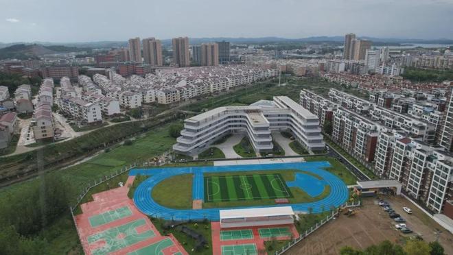 8月16日 黄冈 黄州大道局部路段交通管制◆红安这一小学全新亮相(图4)