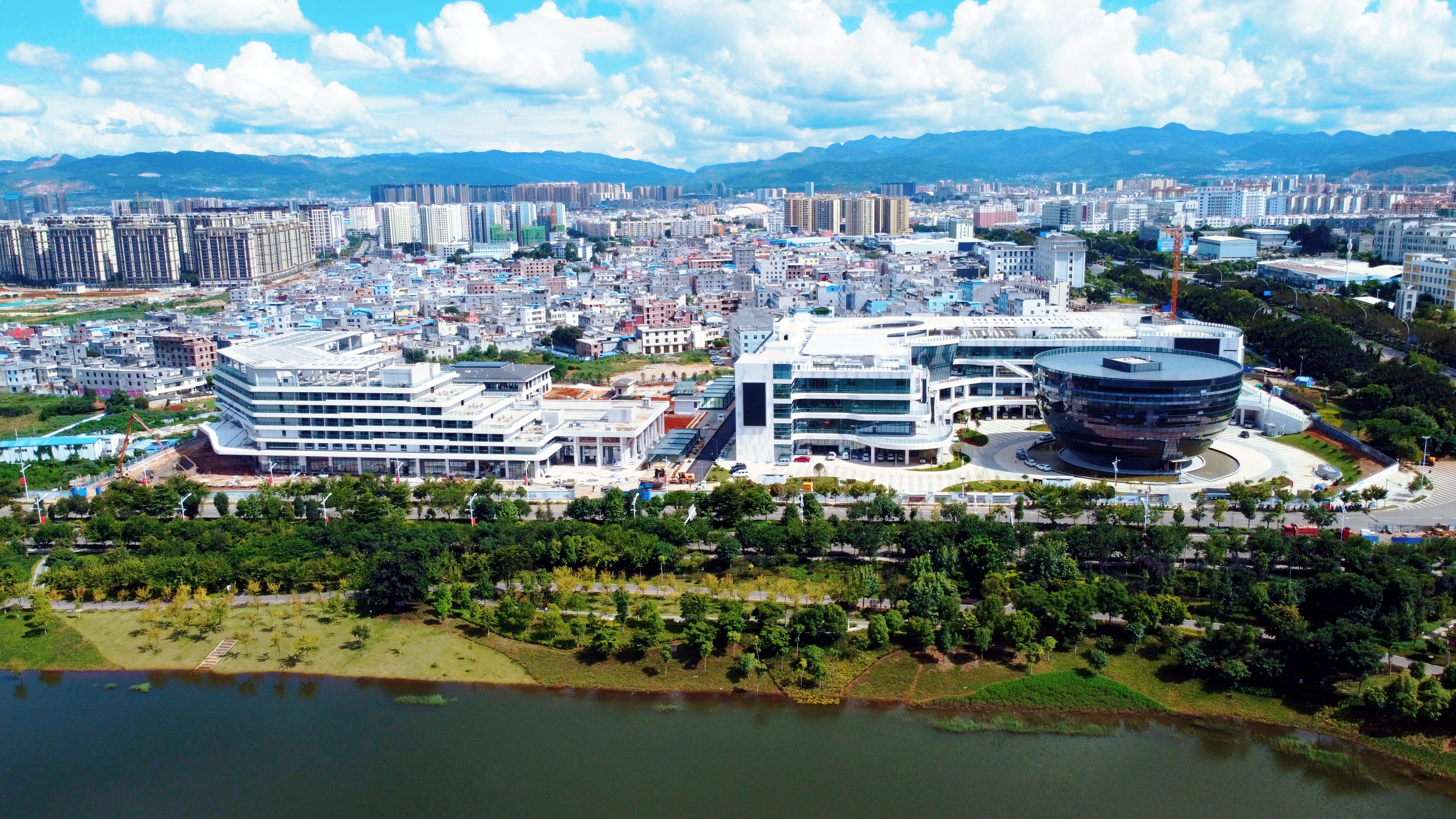 看环球传媒网关注实况微信(图6)