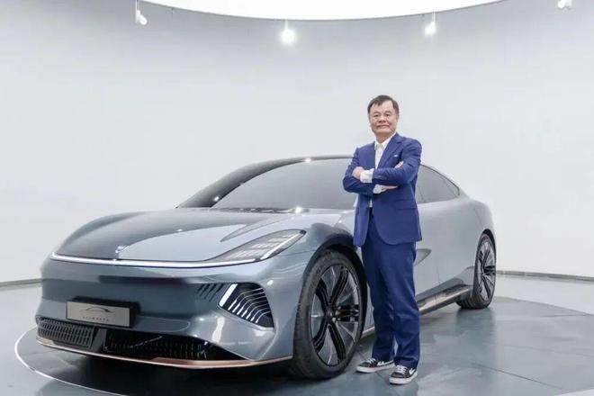 星空体育：70岁“彩电大王”靠造车拿捏中东土豪(图14)