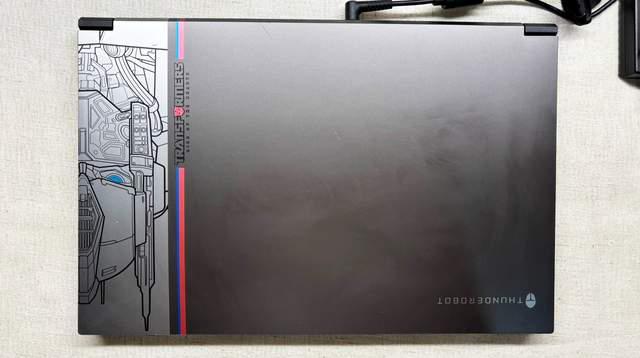 星空体育：动漫元素定制版笔记本电脑156英寸屏幕顶配处理器流畅打游戏(图1)