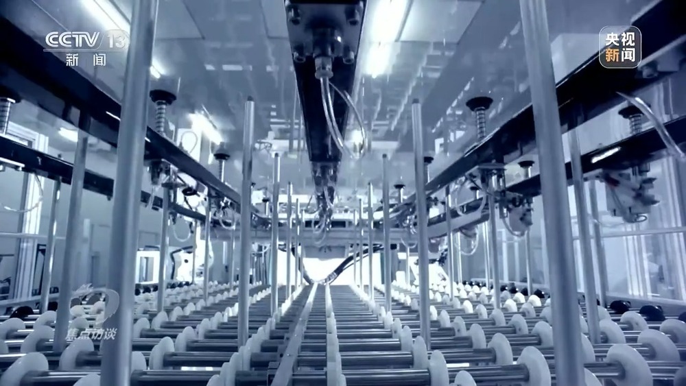 星空体育：焦点访谈丨从“跟跑”“并跑”到“领 突破核心技术向着新目标前进(图4)