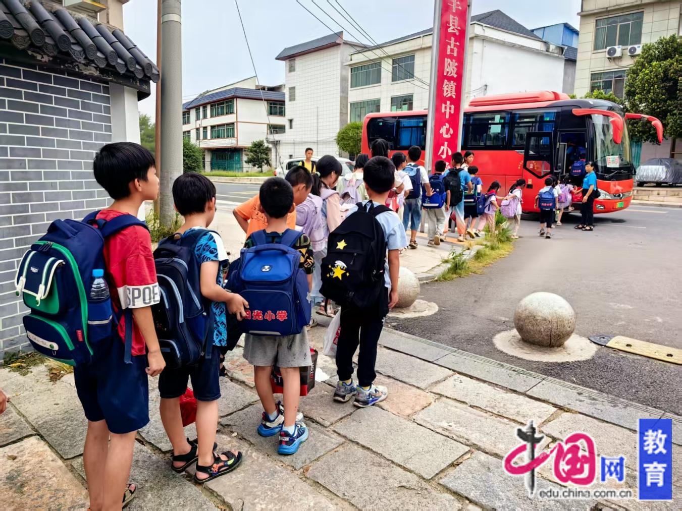 江西信丰：聚焦群众所盼 办好教育实事(图3)