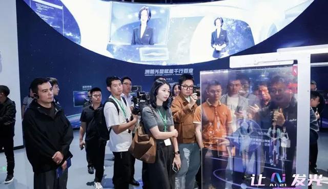 星空体育：2025年商显行业总结：拥抱AI时代突破形态边界在不确定性中顽强进步(图5)