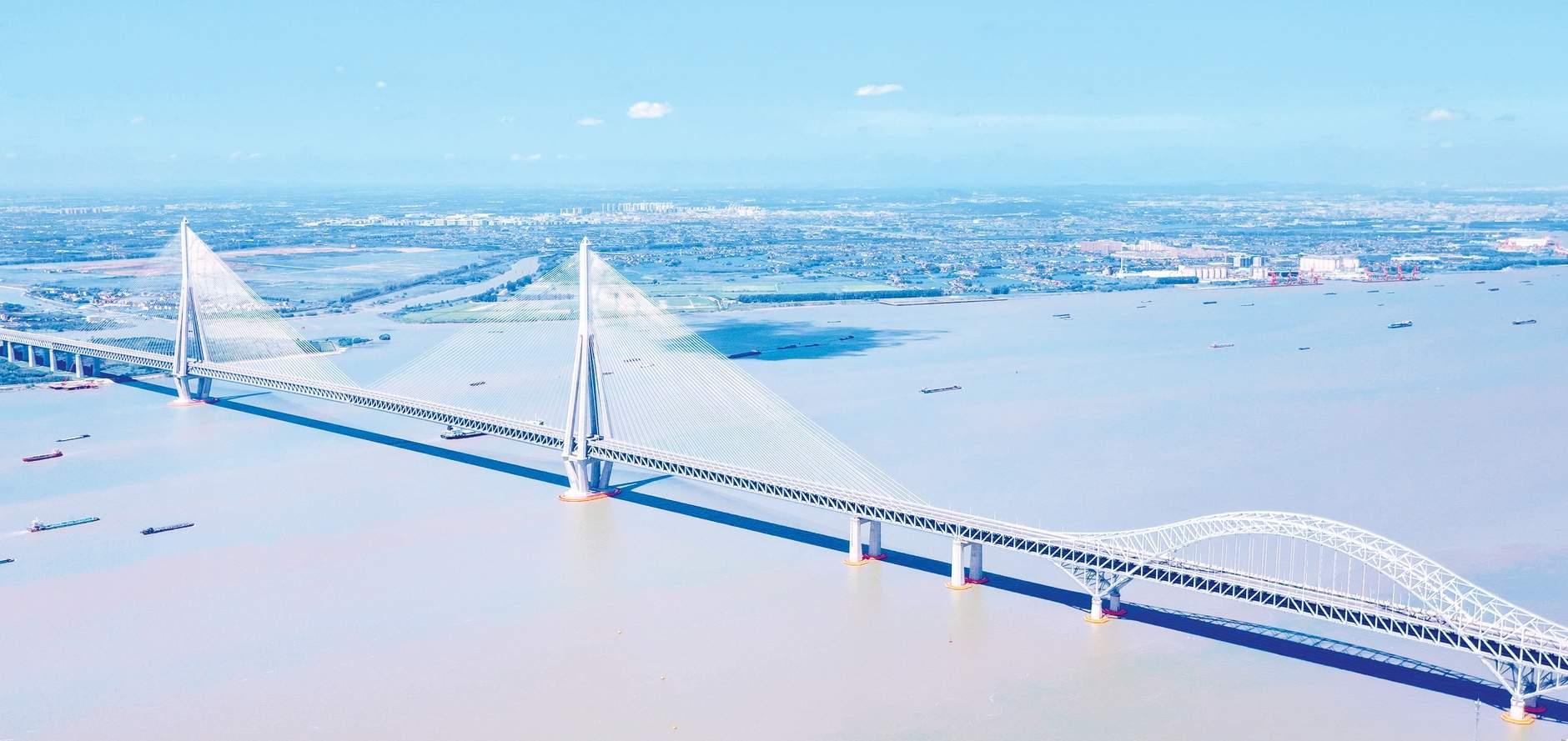 星空体育：2025年武汉十大企业新闻发布武汉企业攀高向新首台首套首次竞相涌现(图9)