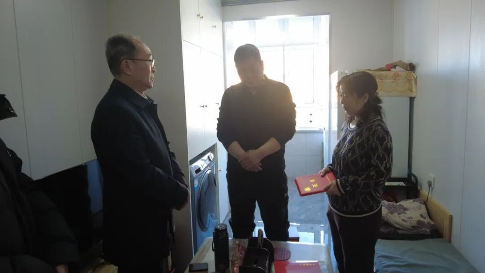 看丹观察丨献血13次仅告知家人5次牺牲时随身带急救包……网友：致敬英雄金城龙！(图5)