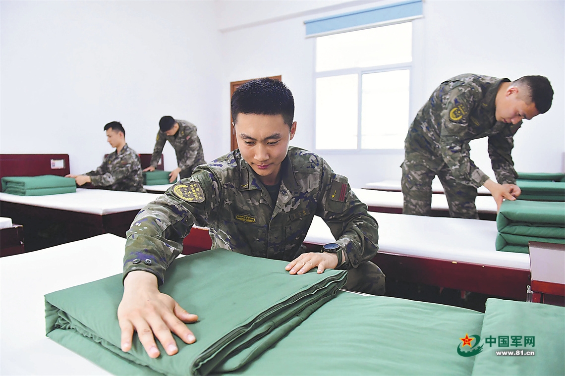 星空体育：军营观察丨关注“藏在床铺上”的问题(图1)